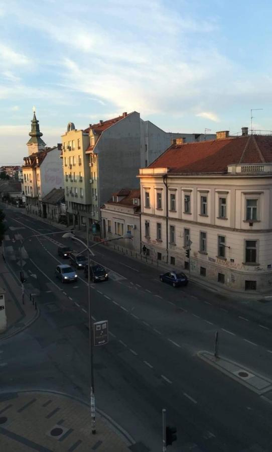 Central Apartment Novi Sad Exterior photo